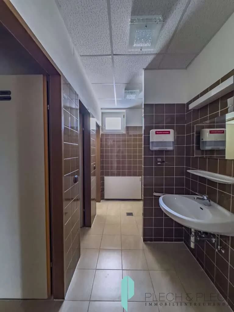 Gewerbeimmobilie kaufen in Neunkirchen – 136,71 m², € 1.690.000 – Bild 10 von 23