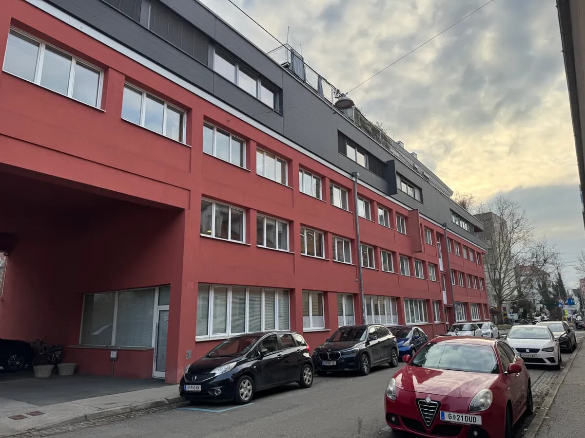 7-Zimmer-Gewerbeimmobilie mieten in Graz – 187 m², € 10 – Bild 2 von 12