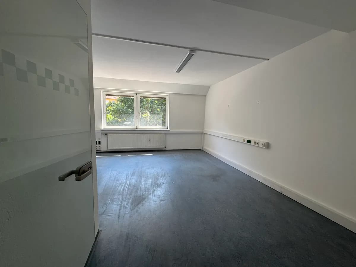 7-Zimmer-Gewerbeimmobilie mieten in Graz – 187 m², € 10 – Bild 9 von 12