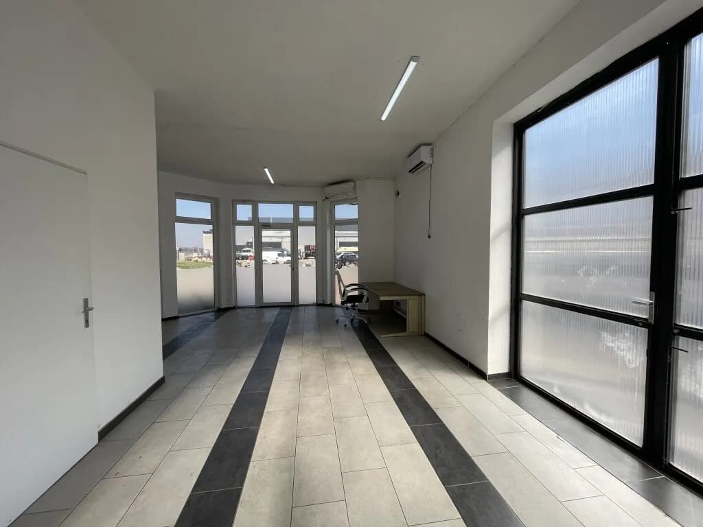 Gewerbeimmobilie mieten in Wiener Neustadt Land – 90 m², € 950 – Bild 2 von 21