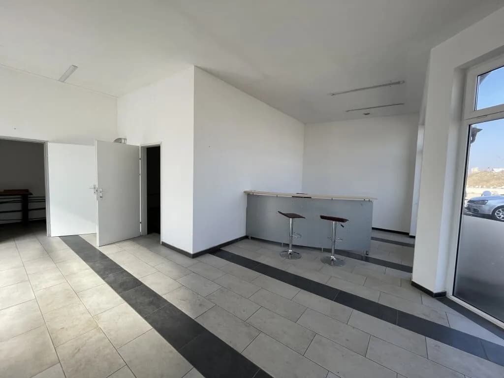 Gewerbeimmobilie mieten in Wiener Neustadt Land – 90 m², € 950 – Bild 3 von 21