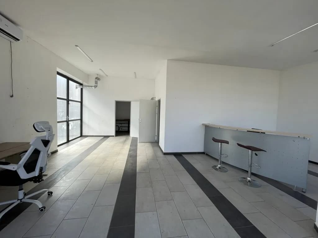 Gewerbeimmobilie mieten in Wiener Neustadt Land – 90 m², € 950 – Bild 8 von 21