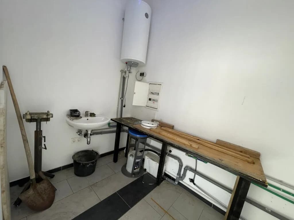 Gewerbeimmobilie mieten in Wiener Neustadt Land – 90 m², € 950 – Bild 13 von 21