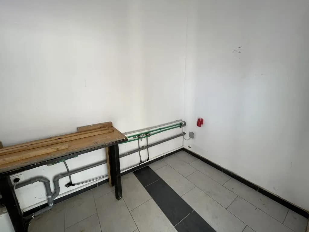 Gewerbeimmobilie mieten in Wiener Neustadt Land – 90 m², € 950 – Bild 14 von 21