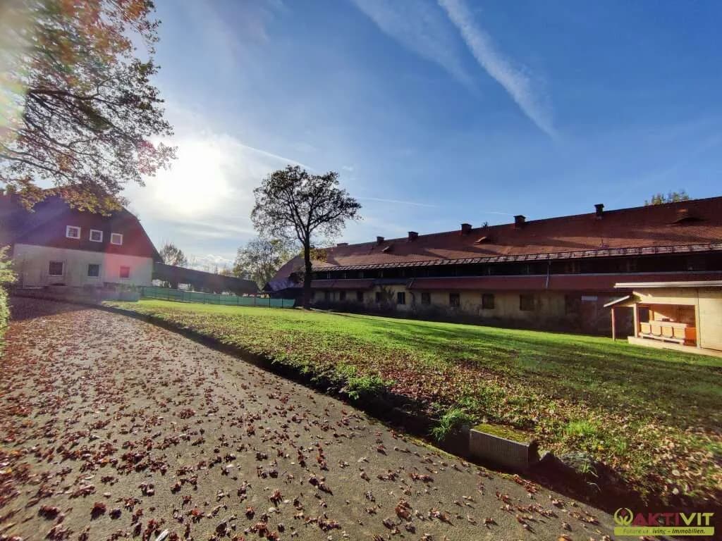 Grundstück kaufen in Klagenfurt – 11 500 m², € 1.890.000