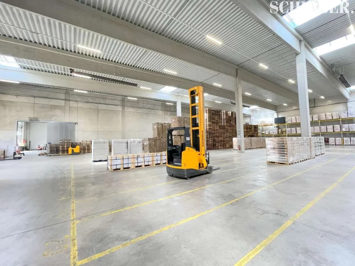 Gewerbeimmobilie mieten in Graz-Umgebung – 1 700 m² – Bild 2 von 2