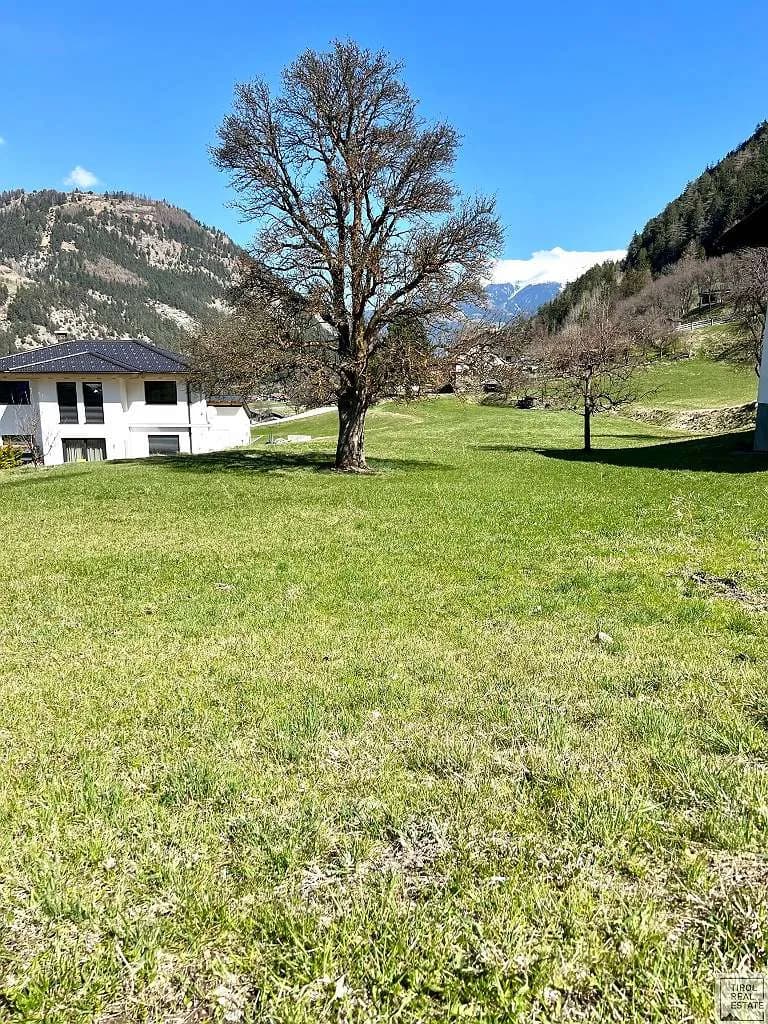 Grundstück kaufen in Landeck – 548 m², € 191.800