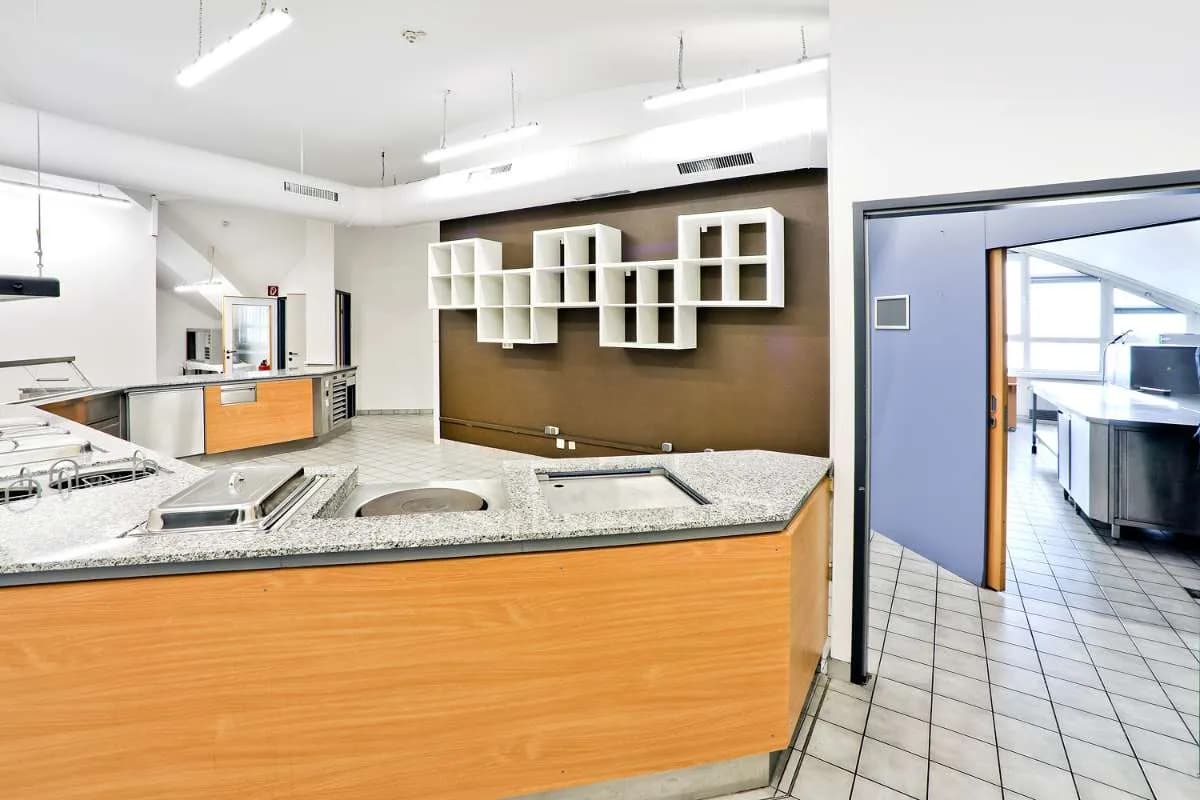 Gewerbeimmobilie mieten in Wien – 5 000 m², € 9 – Bild 12 von 24