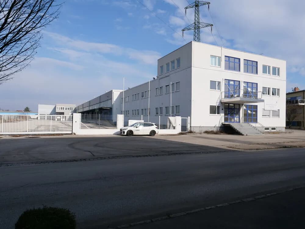 Gewerbeimmobilie kaufen in Linz Land – 8 836 m² – Bild 1 von 11