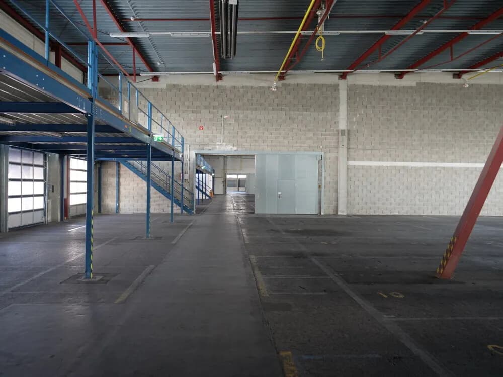 Gewerbeimmobilie kaufen in Linz Land – 8 836 m² – Bild 2 von 11