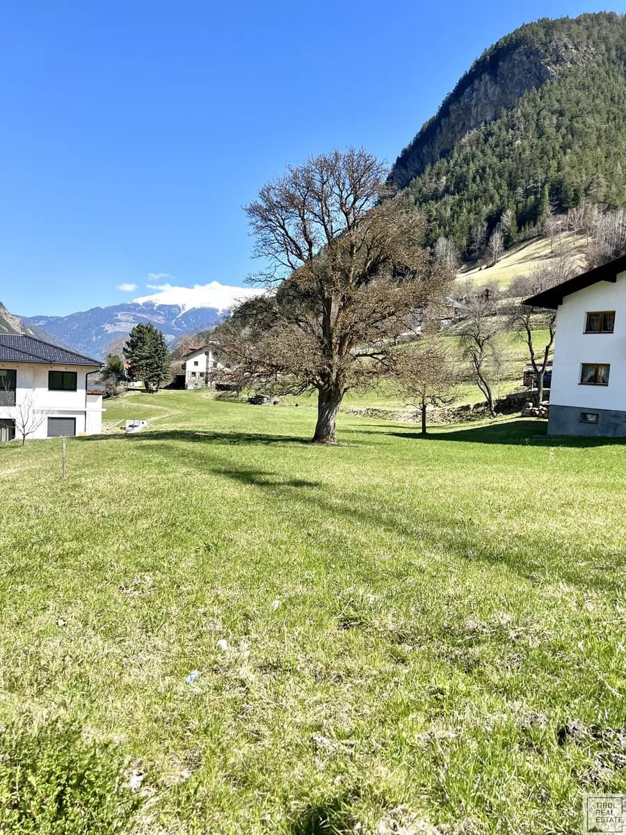 Grundstück kaufen in Landeck – 410 m², € 143.500
