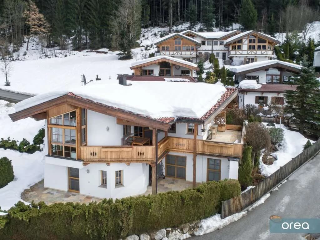5-Zimmer-Haus mieten in Kitzbühel – 190 m², € 5.940 – Bild 2 von 24