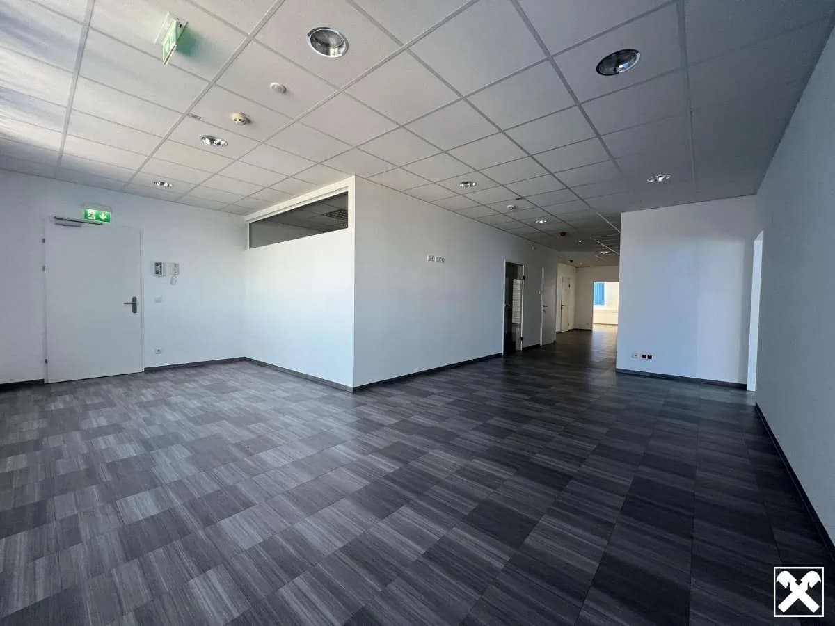 6-Zimmer-Gewerbeimmobilie mieten in Amstetten – 235 m², € 2.098 – Bild 8 von 31