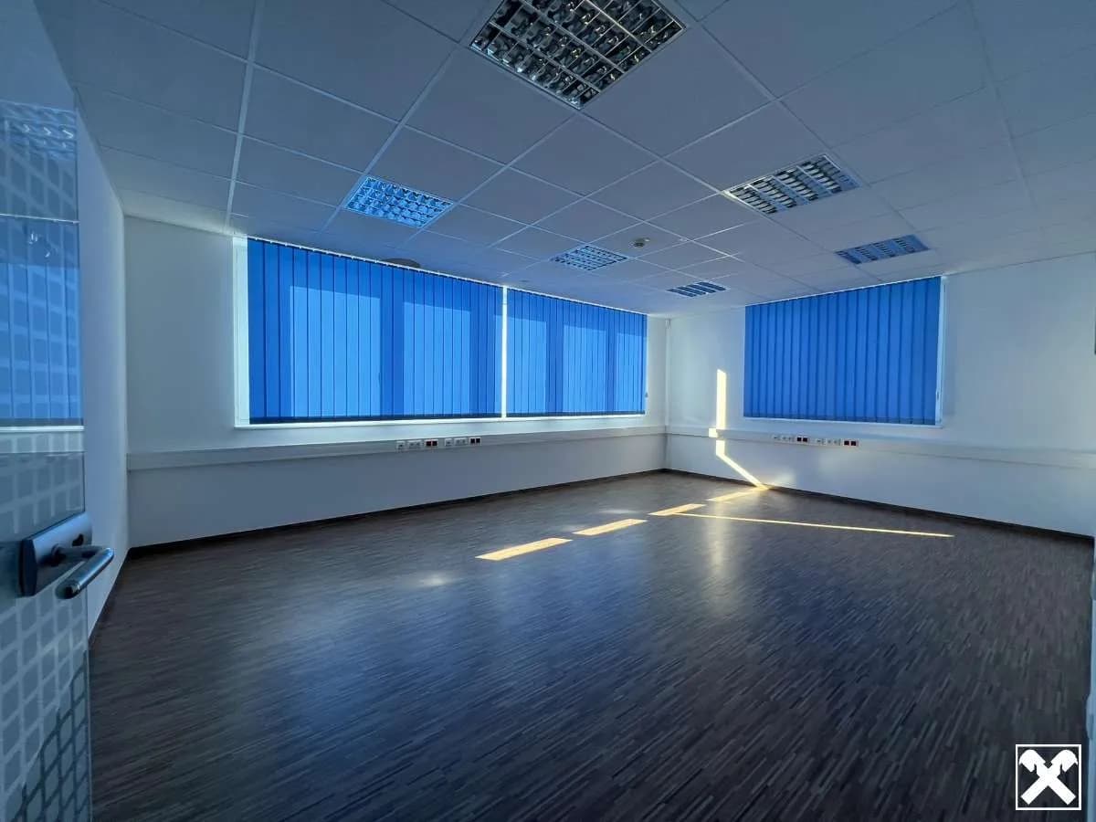 6-Zimmer-Gewerbeimmobilie mieten in Amstetten – 235 m², € 2.098 – Bild 11 von 31