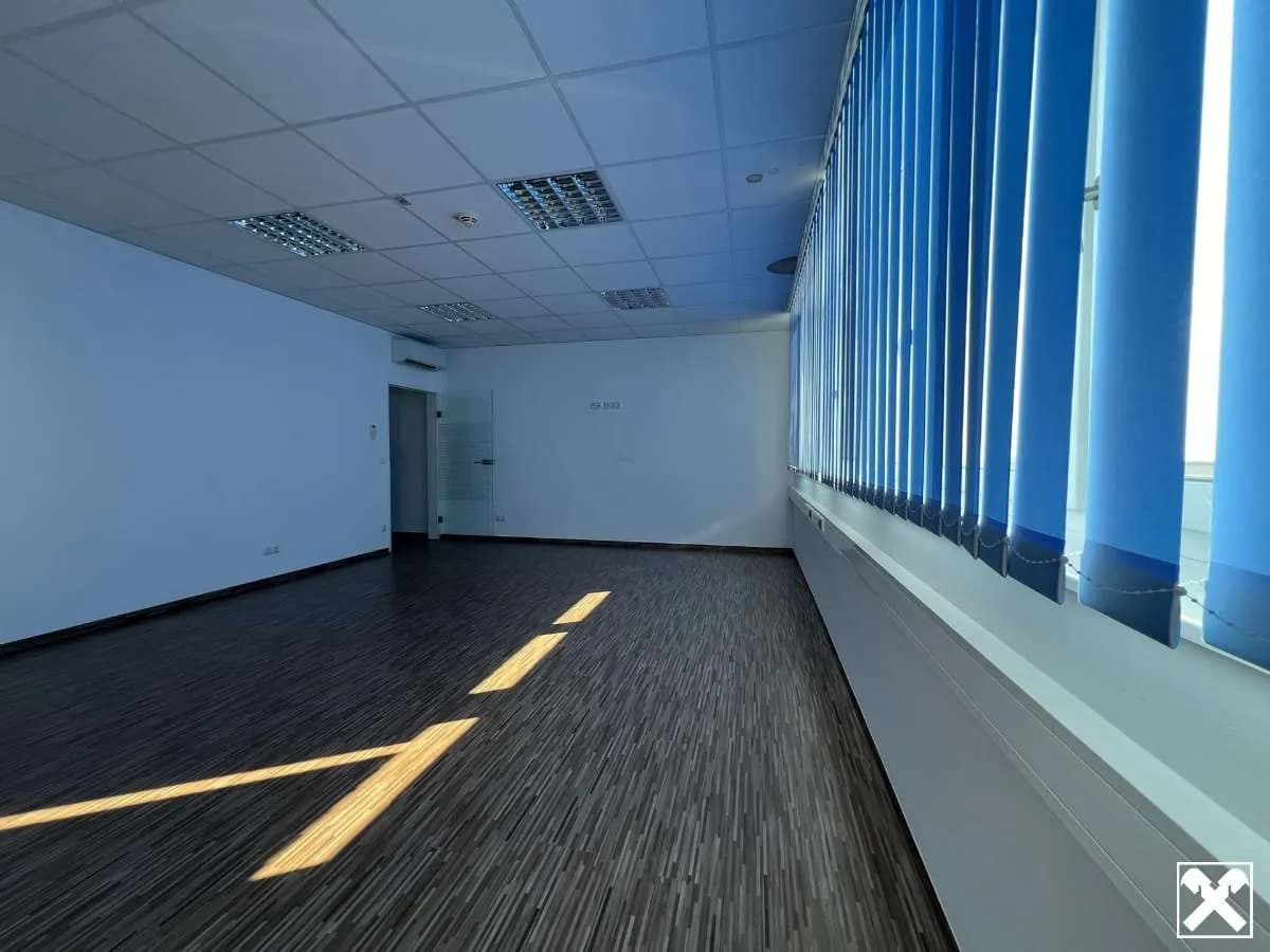 6-Zimmer-Gewerbeimmobilie mieten in Amstetten – 235 m², € 2.098 – Bild 12 von 31