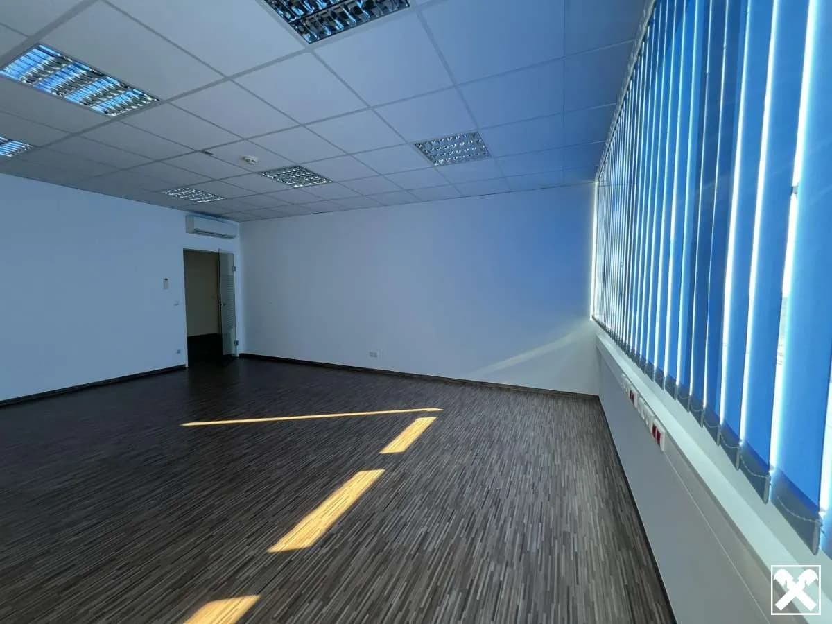 6-Zimmer-Gewerbeimmobilie mieten in Amstetten – 235 m², € 2.098 – Bild 16 von 31