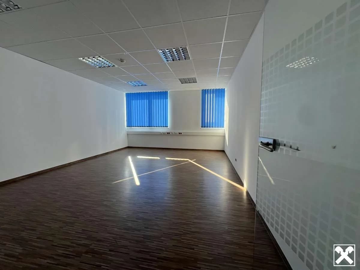 6-Zimmer-Gewerbeimmobilie mieten in Amstetten – 235 m², € 2.098 – Bild 17 von 31