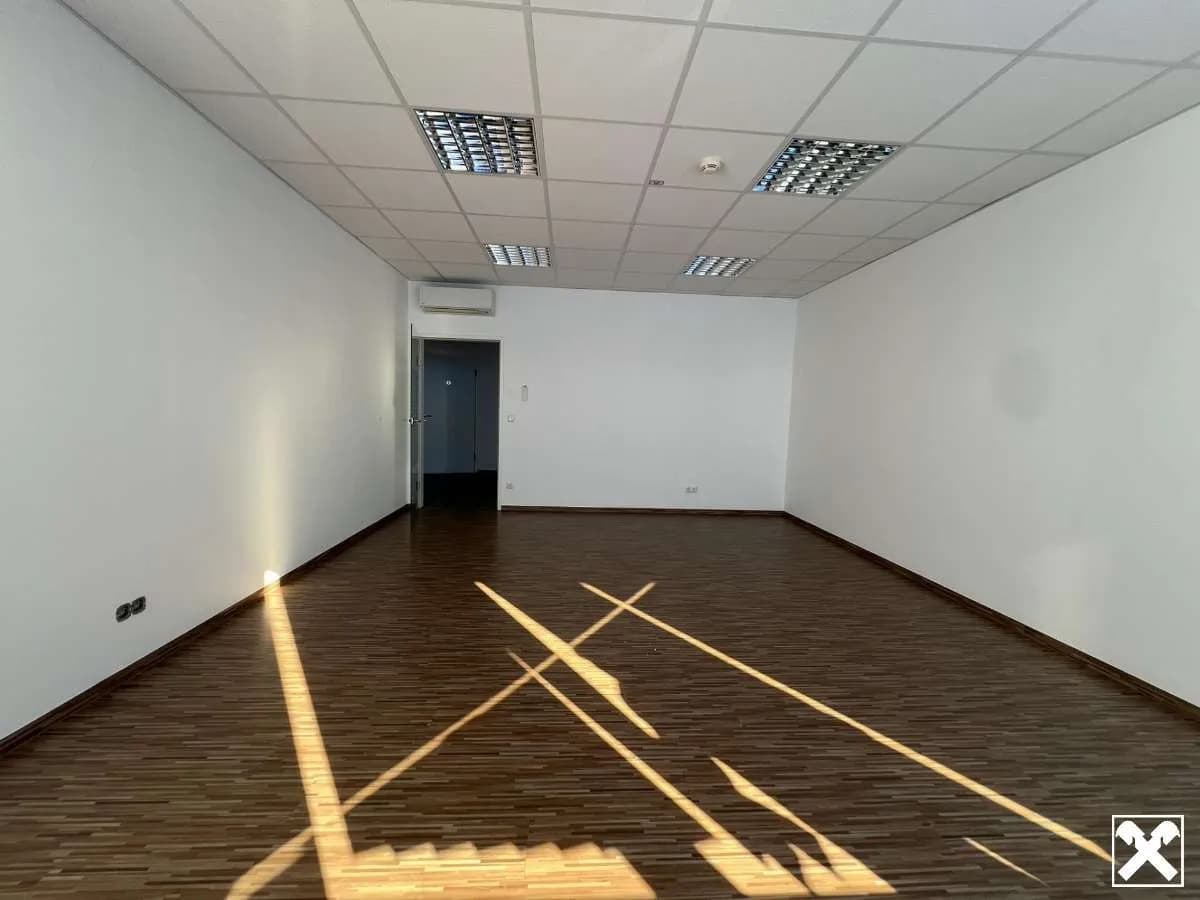 6-Zimmer-Gewerbeimmobilie mieten in Amstetten – 235 m², € 2.098 – Bild 18 von 31