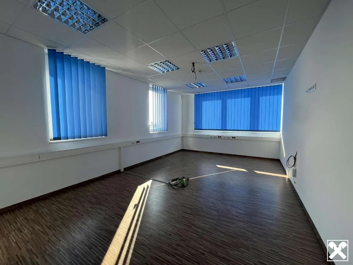 6-Zimmer-Gewerbeimmobilie mieten in Amstetten – 235 m², € 2.098 – Bild 20 von 31