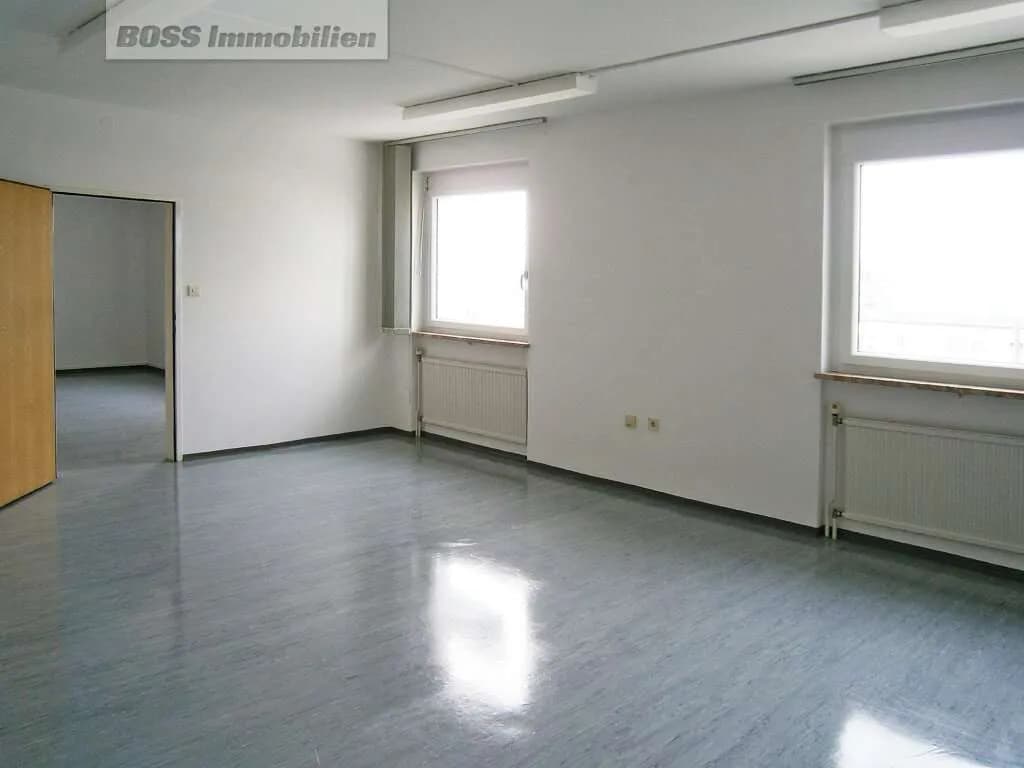3-Zimmer-Gewerbeimmobilie mieten in Linz Land – 93 m², € 976 – Bild 2 von 8
