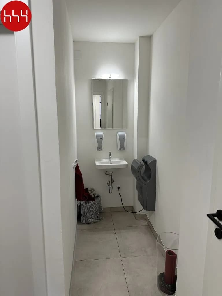 Gewerbeimmobilie mieten in Salzburg Stadt – 15 m², € 300 – Bild 4 von 9