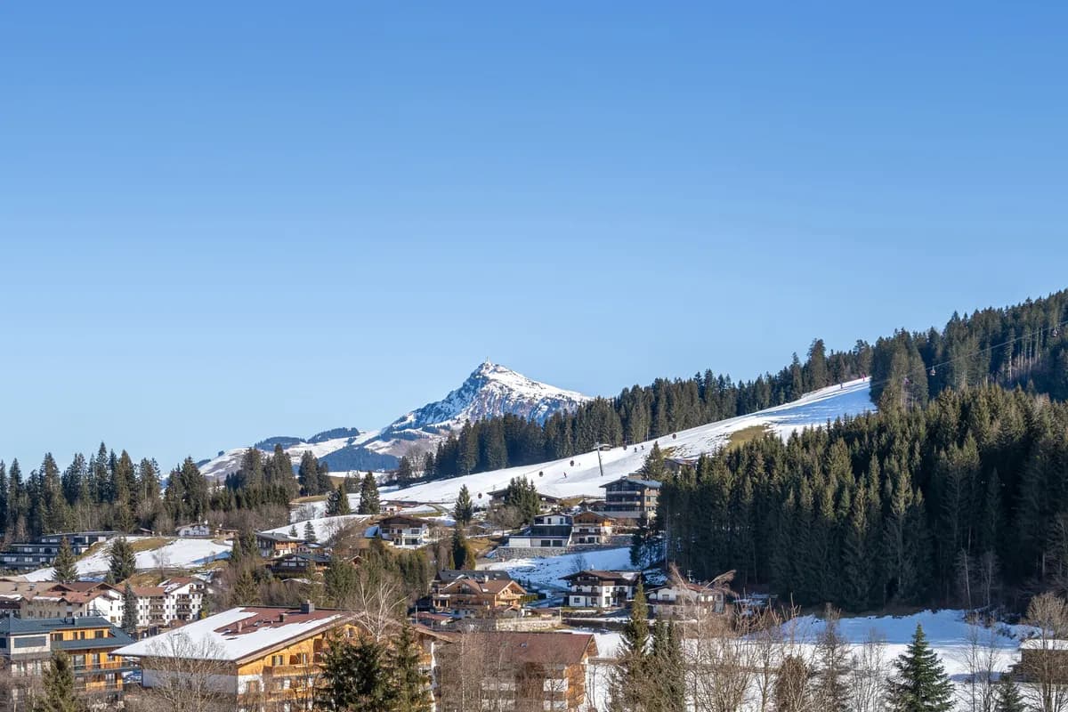 5-Zimmer-Immobilie kaufen in Kitzbühel – 250 m², € 3.990.000 – Bild 11 von 12