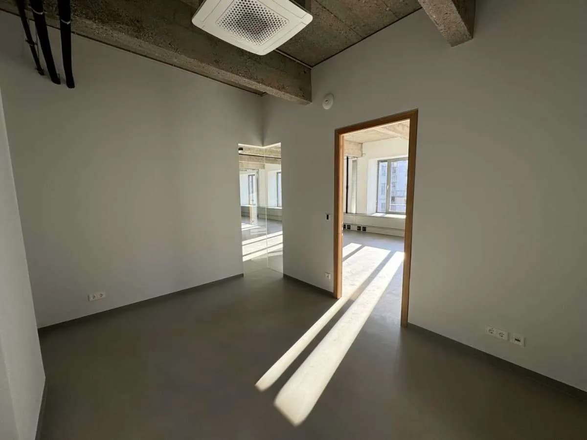 Gewerbeimmobilie mieten in Wien – 561 m², € 15 – Bild 2 von 13