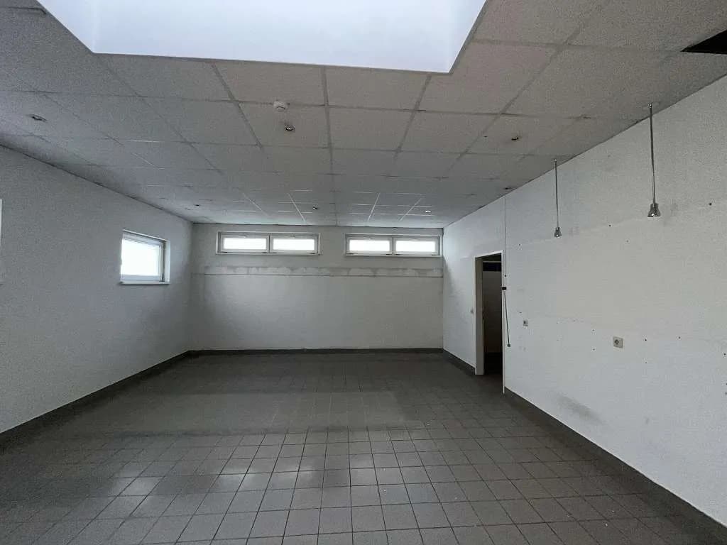 Gewerbeimmobilie mieten in Mödling – € 8 – Bild 8 von 12
