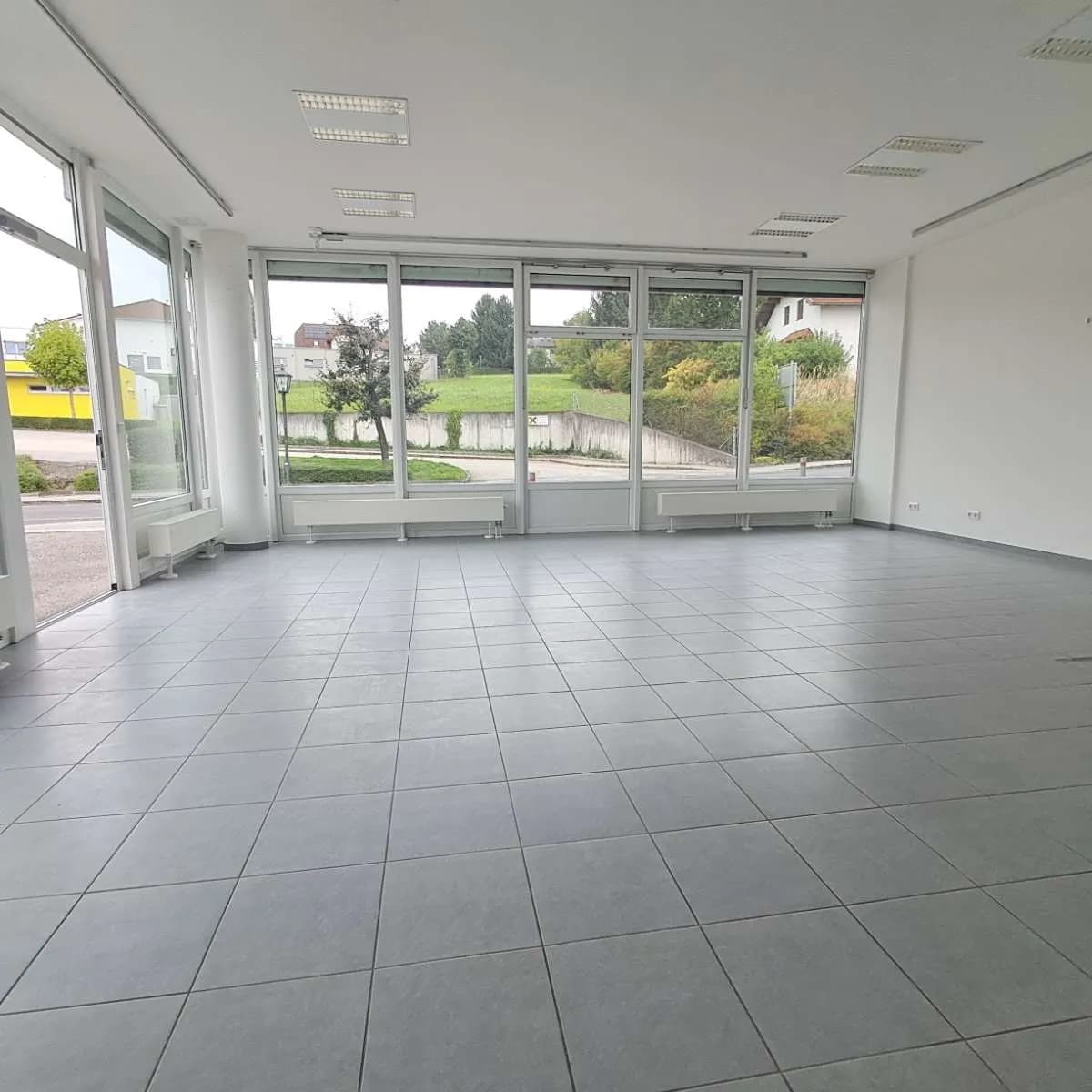 1-Zimmer-Gewerbeimmobilie mieten in Amstetten – 69 m², € 701 – Bild 3 von 6