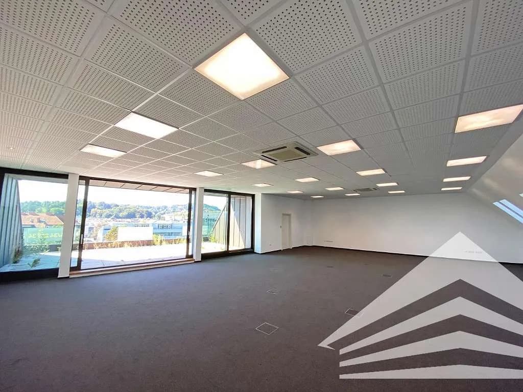 2-Zimmer-Gewerbeimmobilie mieten in Linz – 437 m², € 7.098