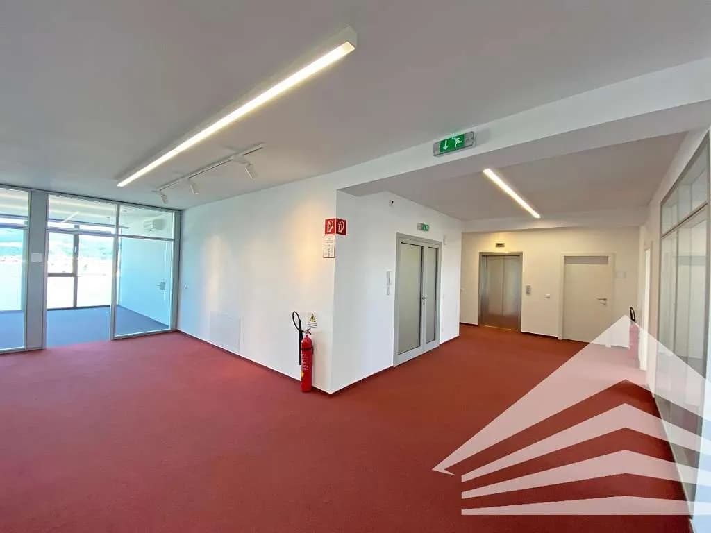 2-Zimmer-Gewerbeimmobilie mieten in Linz – 437 m², € 7.098 – Bild 2 von 17