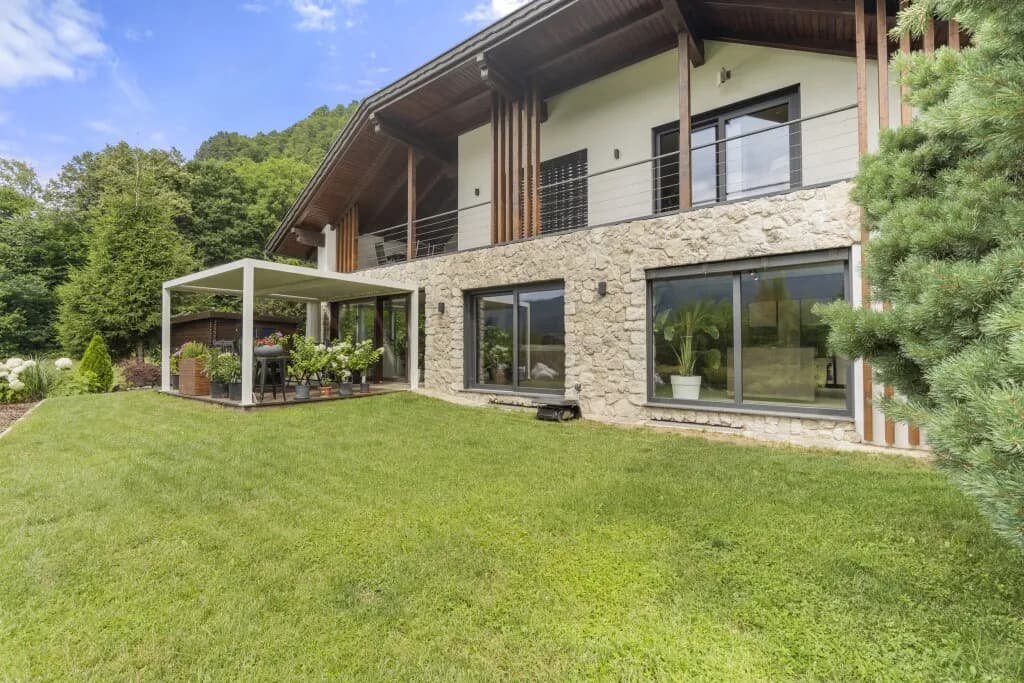 6-Zimmer-Haus kaufen in Feldkirchen – 262 m², € 1.500.000 – Bild 3 von 28