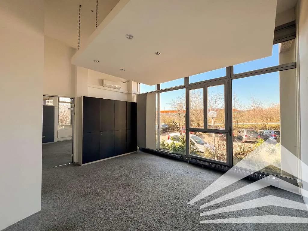 Gewerbeimmobilie mieten in Linz – 366 m², € 4.402 – Bild 5 von 13
