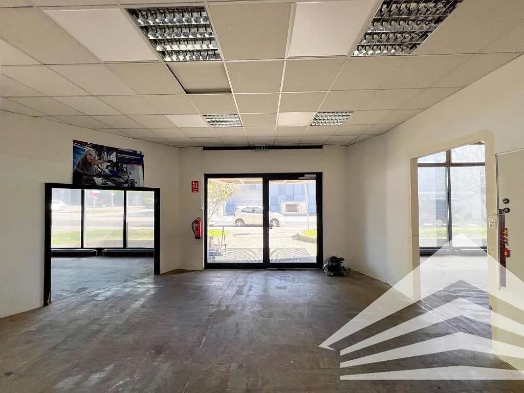 Gewerbeimmobilie mieten in Linz – 366 m², € 4.402 – Bild 8 von 13