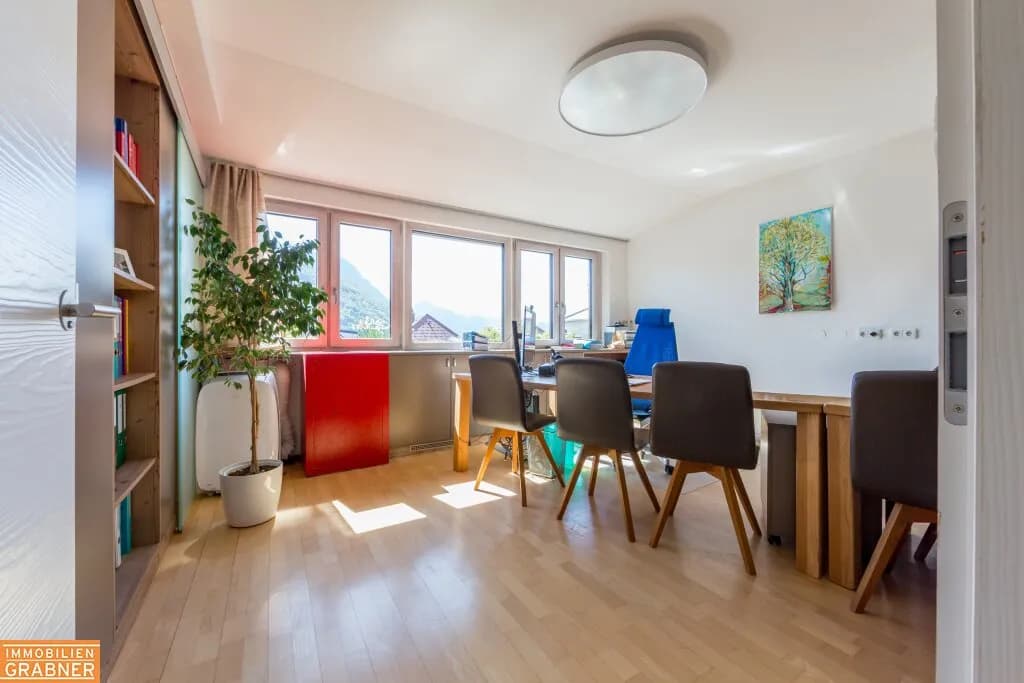 12-Zimmer-Immobilie kaufen in Gmunden – 315 m², € 990.000 – Bild 2 von 23