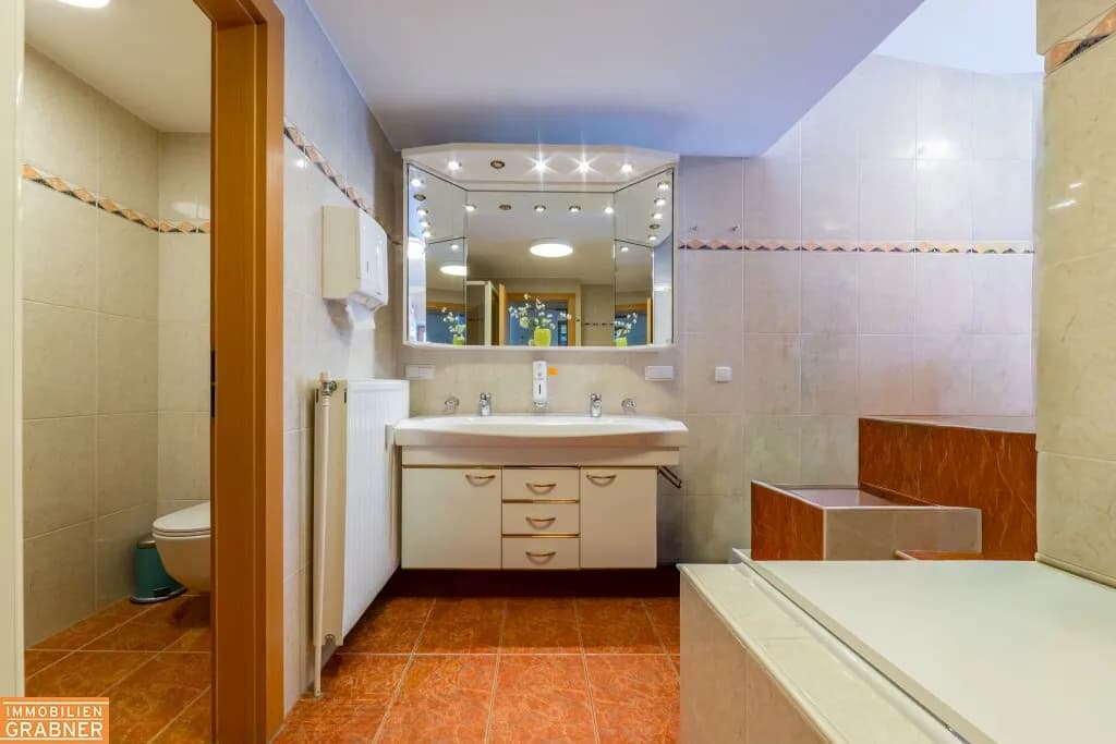 12-Zimmer-Immobilie kaufen in Gmunden – 315 m², € 990.000 – Bild 12 von 23