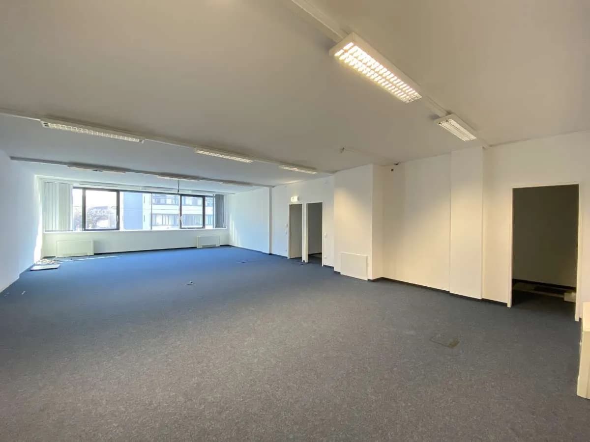 Gewerbeimmobilie mieten in Linz – 181 m², € 2.142