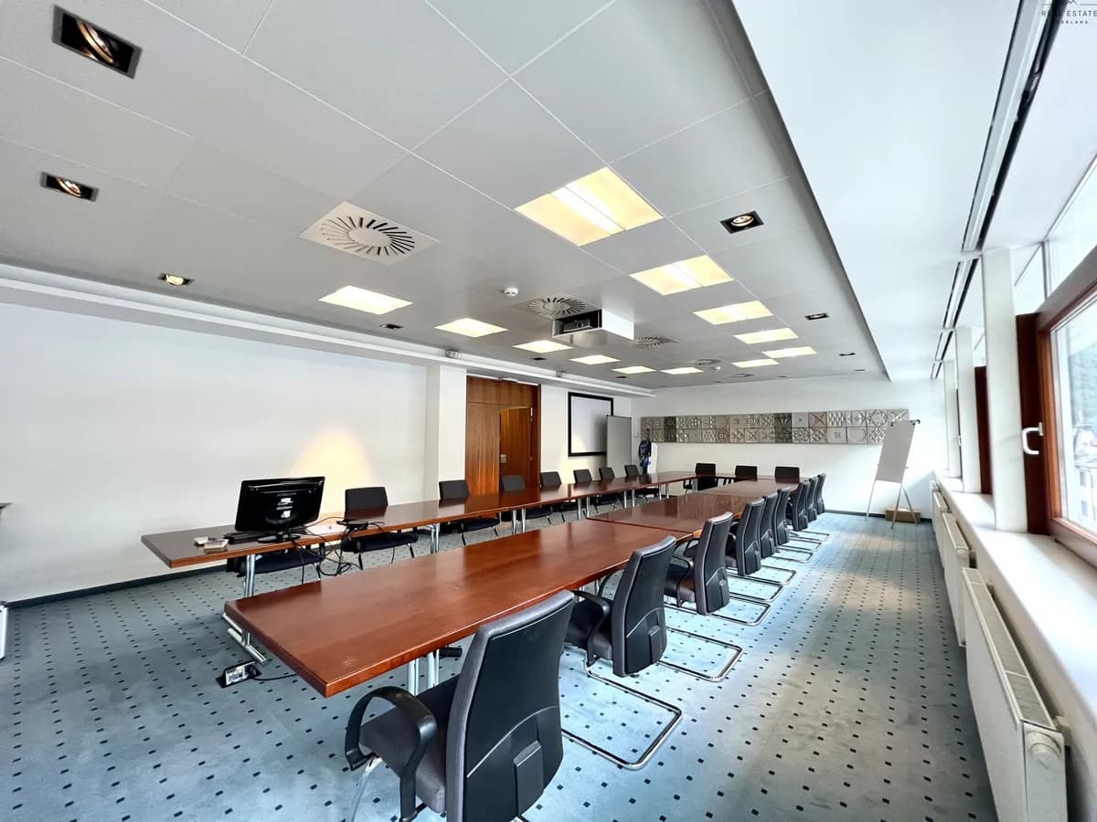 10-Zimmer-Gewerbeimmobilie mieten in Landeck – 552 m² – Bild 2 von 19