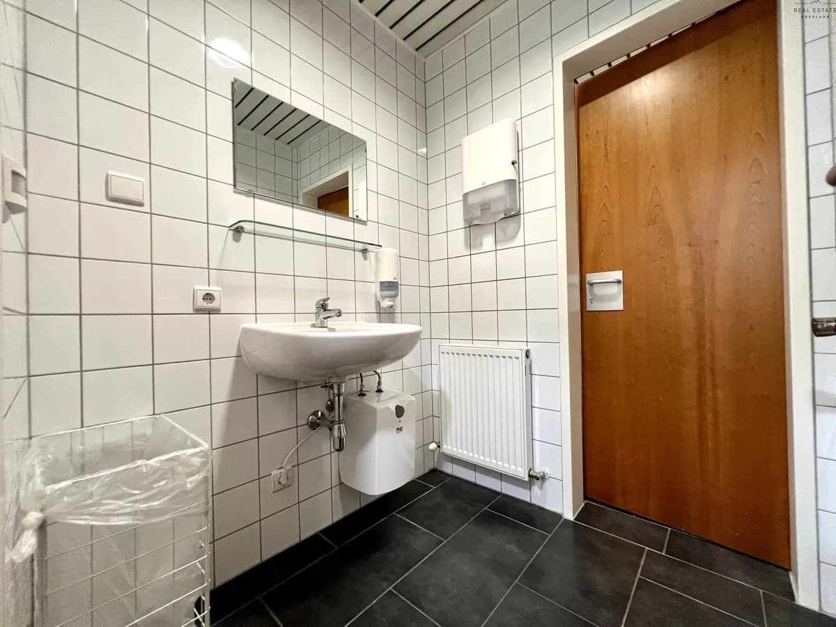10-Zimmer-Gewerbeimmobilie mieten in Landeck – 552 m² – Bild 15 von 19