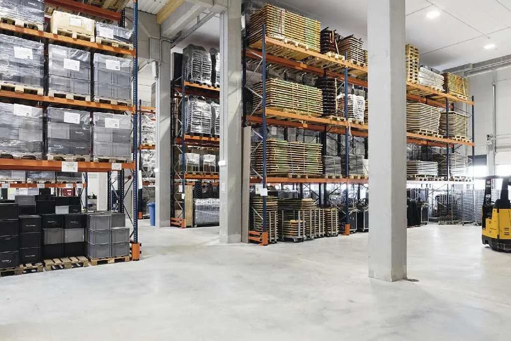 Gewerbeimmobilie mieten in Mödling – 650 m², € 8 – Bild 1 von 7