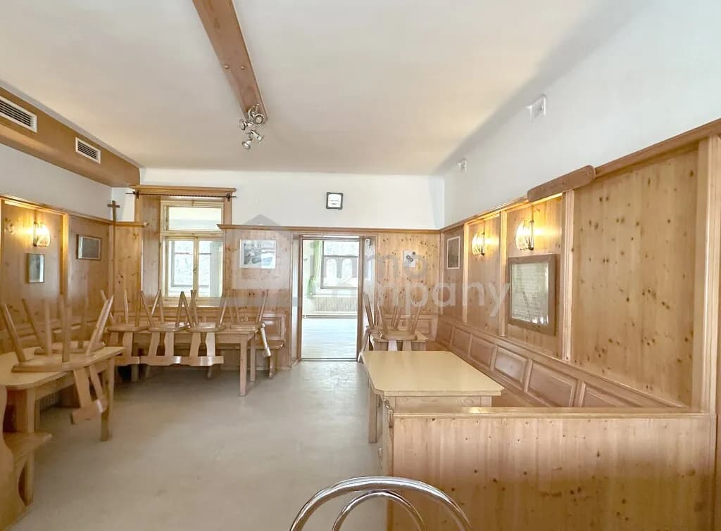 10-Zimmer-Gewerbeimmobilie mieten in Baden – 235 m², € 5 – Bild 6 von 42