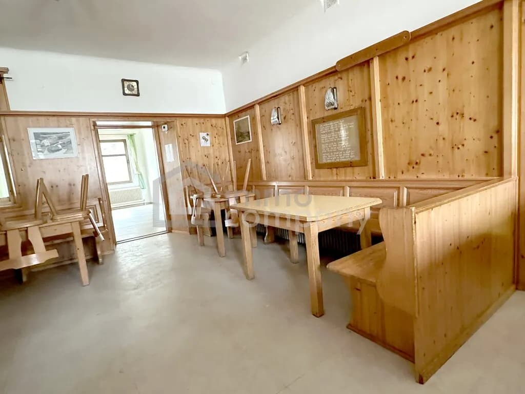 10-Zimmer-Gewerbeimmobilie mieten in Baden – 235 m², € 5 – Bild 10 von 42