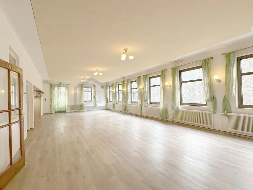 10-Zimmer-Gewerbeimmobilie mieten in Baden – 235 m², € 5 – Bild 12 von 42