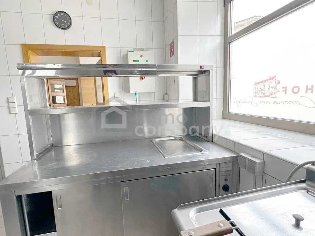 10-Zimmer-Gewerbeimmobilie mieten in Baden – 235 m², € 5 – Bild 15 von 42