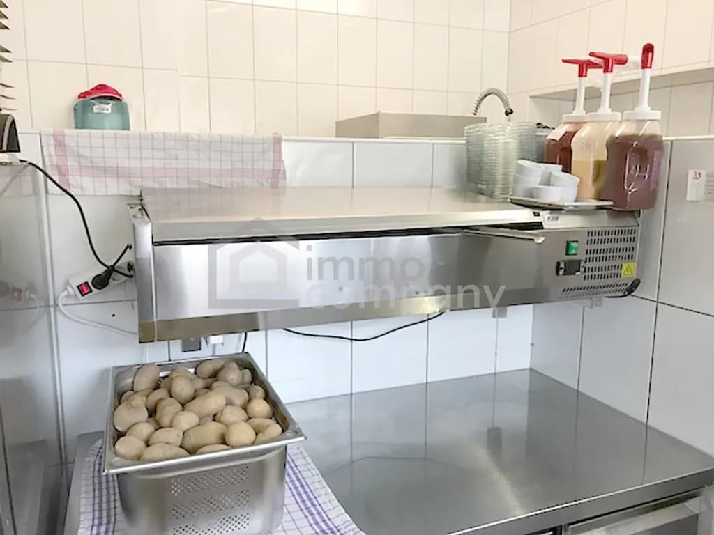 10-Zimmer-Gewerbeimmobilie mieten in Baden – 235 m², € 5 – Bild 16 von 42