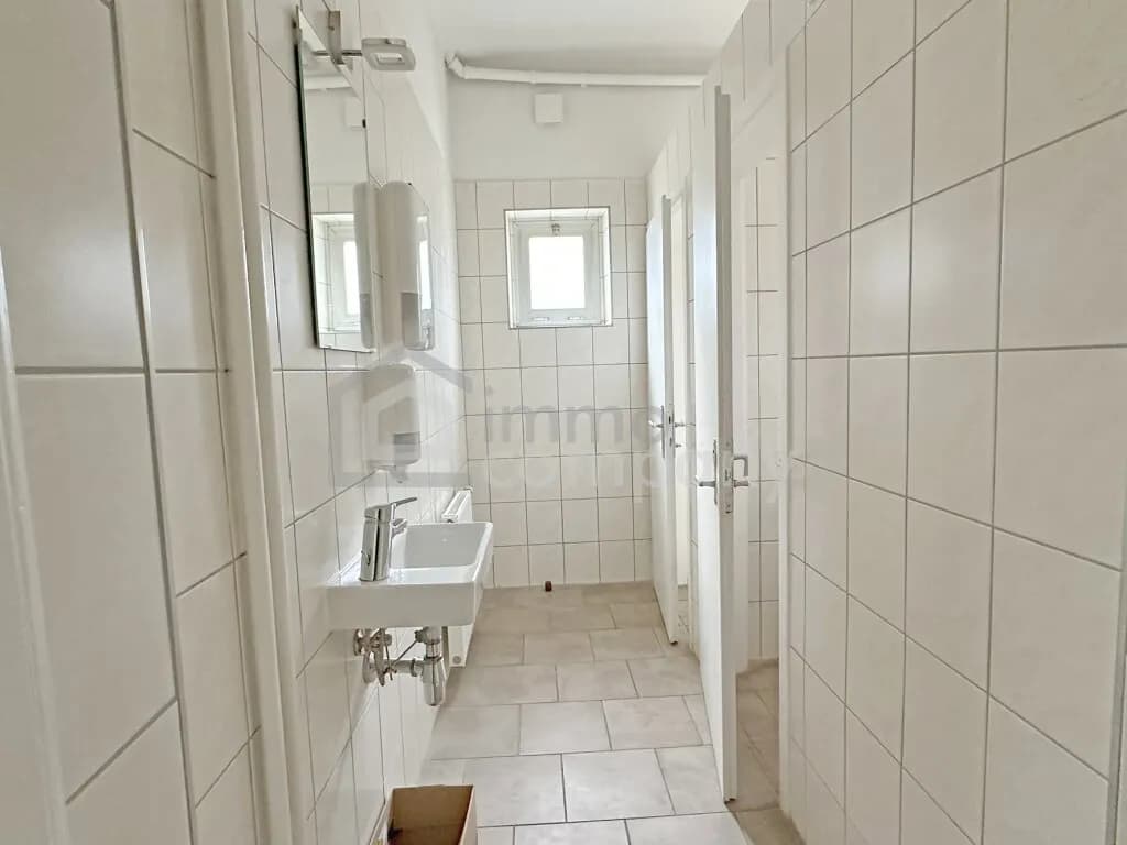 10-Zimmer-Gewerbeimmobilie mieten in Baden – 235 m², € 5 – Bild 18 von 42