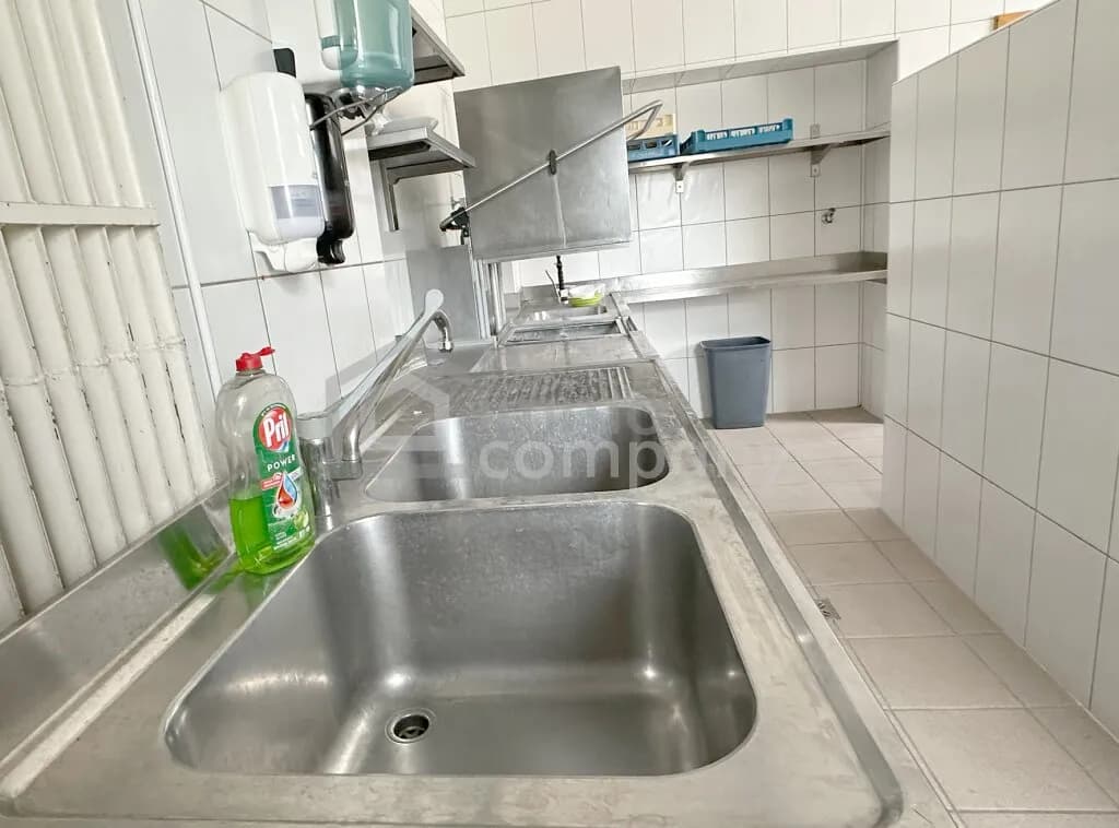10-Zimmer-Gewerbeimmobilie mieten in Baden – 235 m², € 5 – Bild 22 von 42