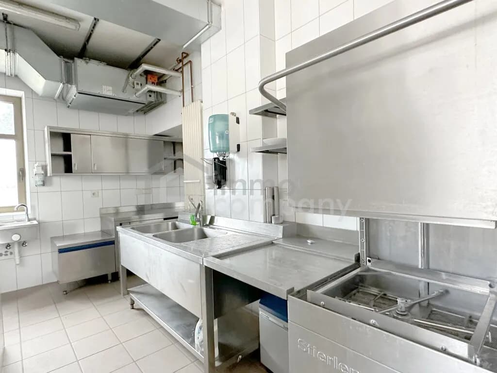 10-Zimmer-Gewerbeimmobilie mieten in Baden – 235 m², € 5 – Bild 23 von 42