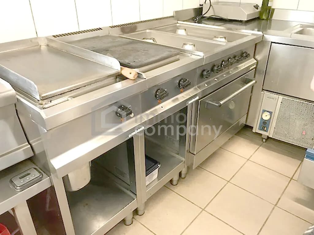 10-Zimmer-Gewerbeimmobilie mieten in Baden – 235 m², € 5 – Bild 24 von 42
