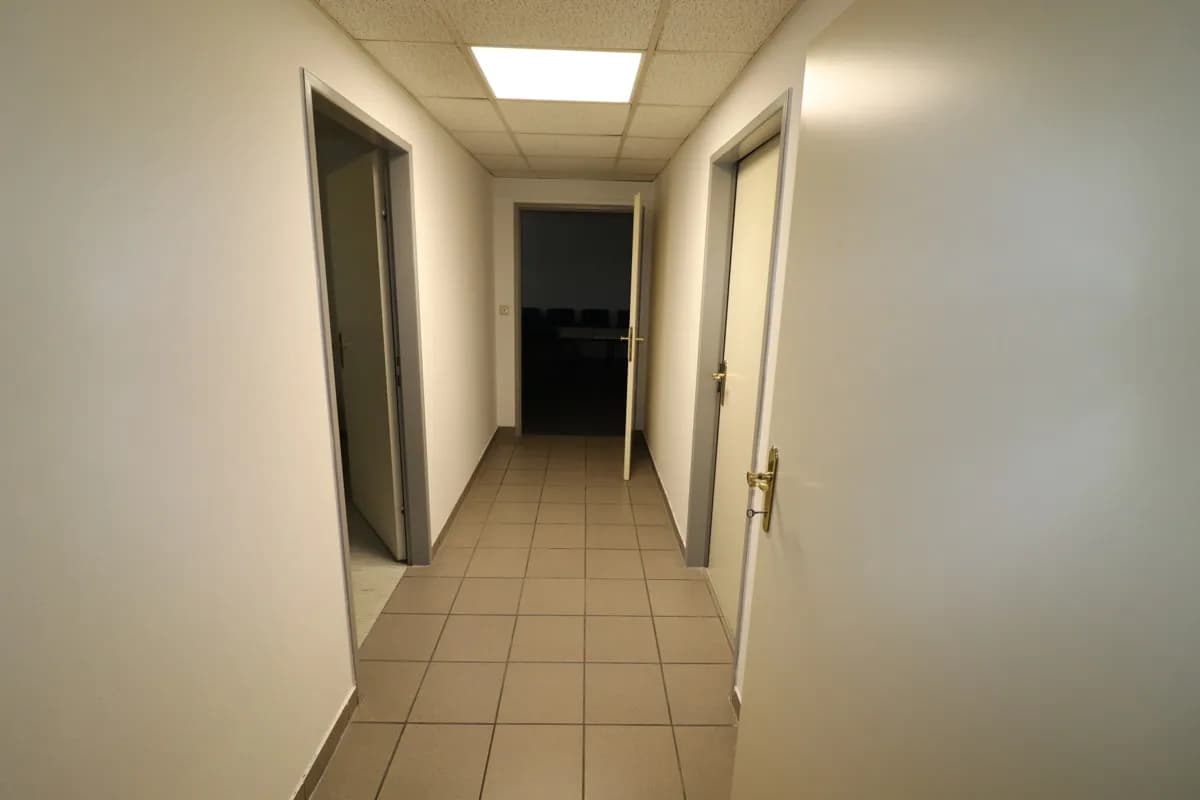 6-Zimmer-Gewerbeimmobilie mieten in Weiz – 237 m², € 2.540 – Bild 12 von 17